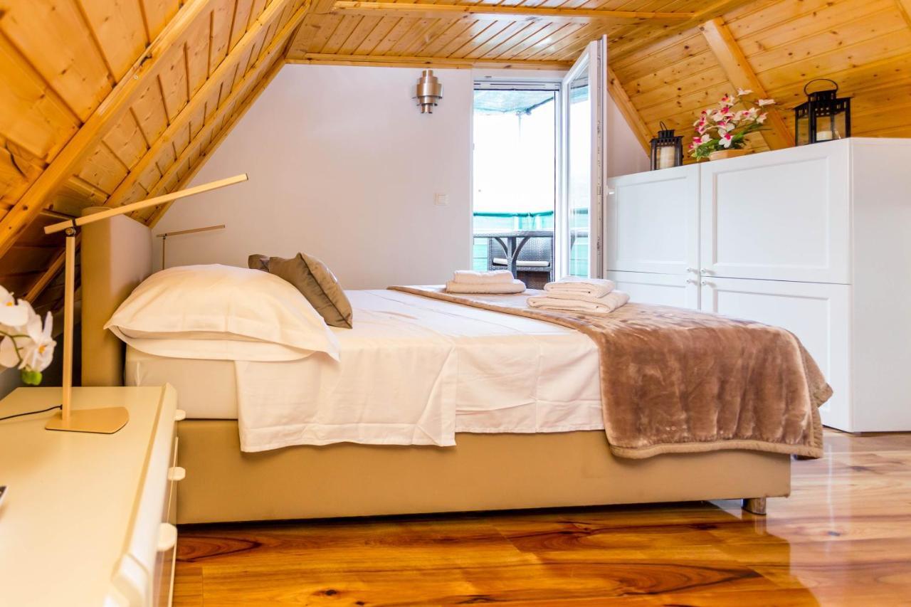 Holiday House Antique Kostanje Ngoại thất bức ảnh