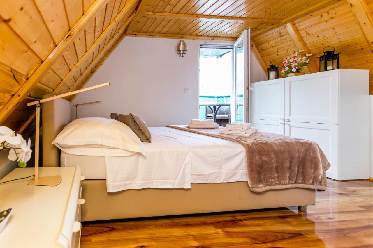 Holiday House Antique Kostanje Ngoại thất bức ảnh