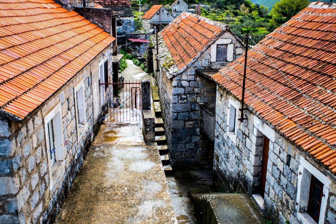 Holiday House Antique Kostanje Ngoại thất bức ảnh